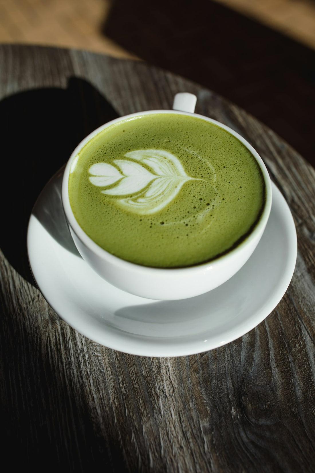 Cremiger Matcha Latte in einem Genfer Spezialitätencafé — typisch für die Matcha-Szene in Plainpalais